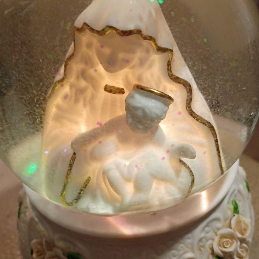 San Francisco Music Box, Mary and Baby Jesus Snow Globe Night Light"Ave Maria"
